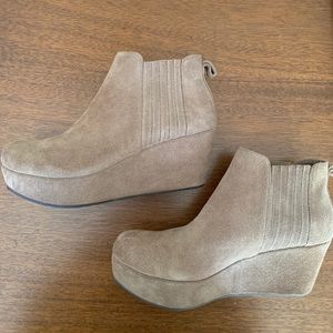 Chocolat Blu WALDEN wedge booties size 10